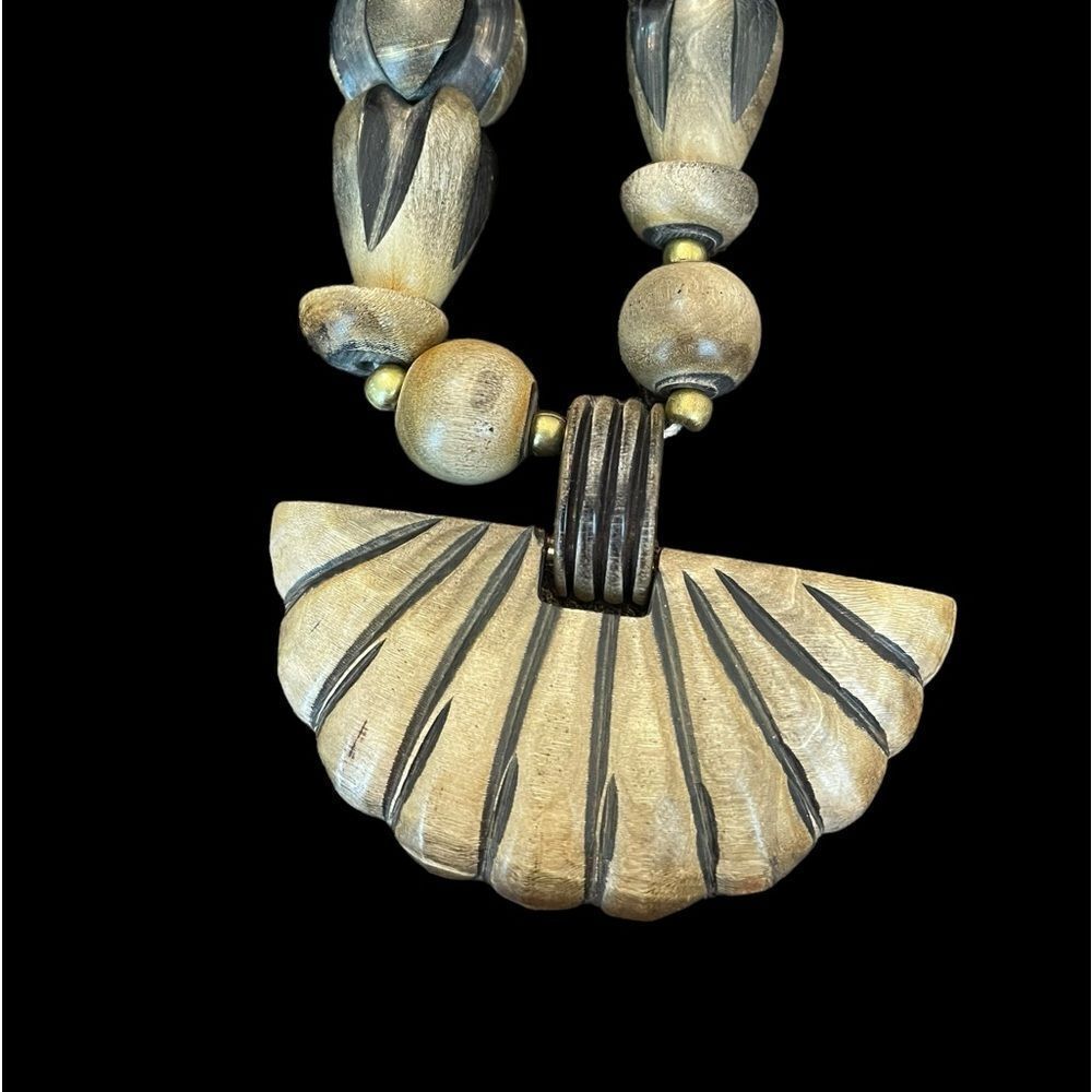 ETHNIC WOOD ENGRAVED NECKLACE